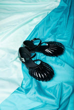 Load image into Gallery viewer, Lucid Cage Flats